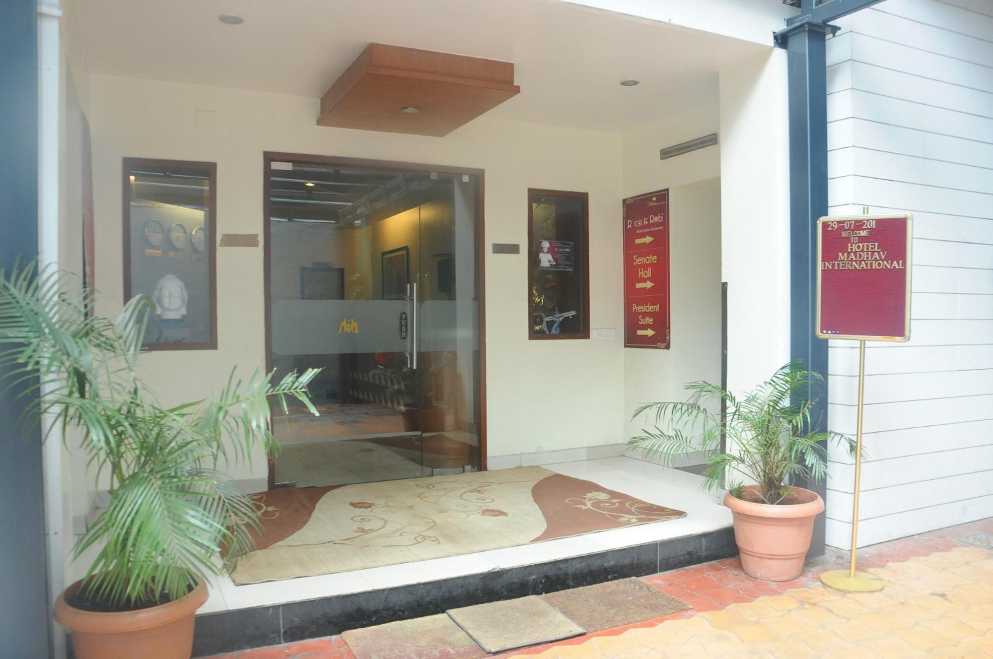 Hotel Madhav International Pune Railway Station Dış mekan fotoğraf